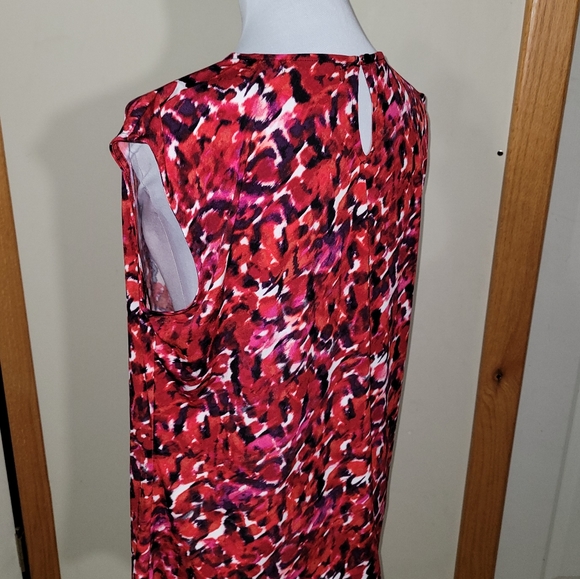 Red blouse - Picture 2 of 2